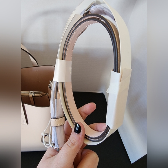 ✨️NWT✨️ Tory Burch Blake Patent Leather Small Tote, Soft Pink, 2024, $398 MSRP - Picture 9 of 9